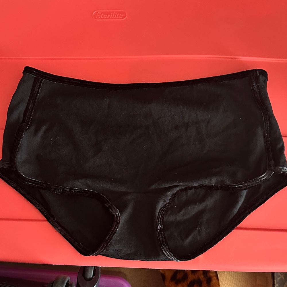 Victoria secrets Black Women's boy shorts